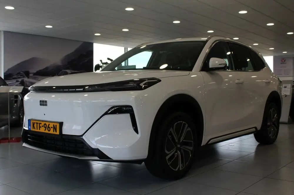 Geely Starray EM-i 1.5 Pro Plug-in uit 2026, foto 2