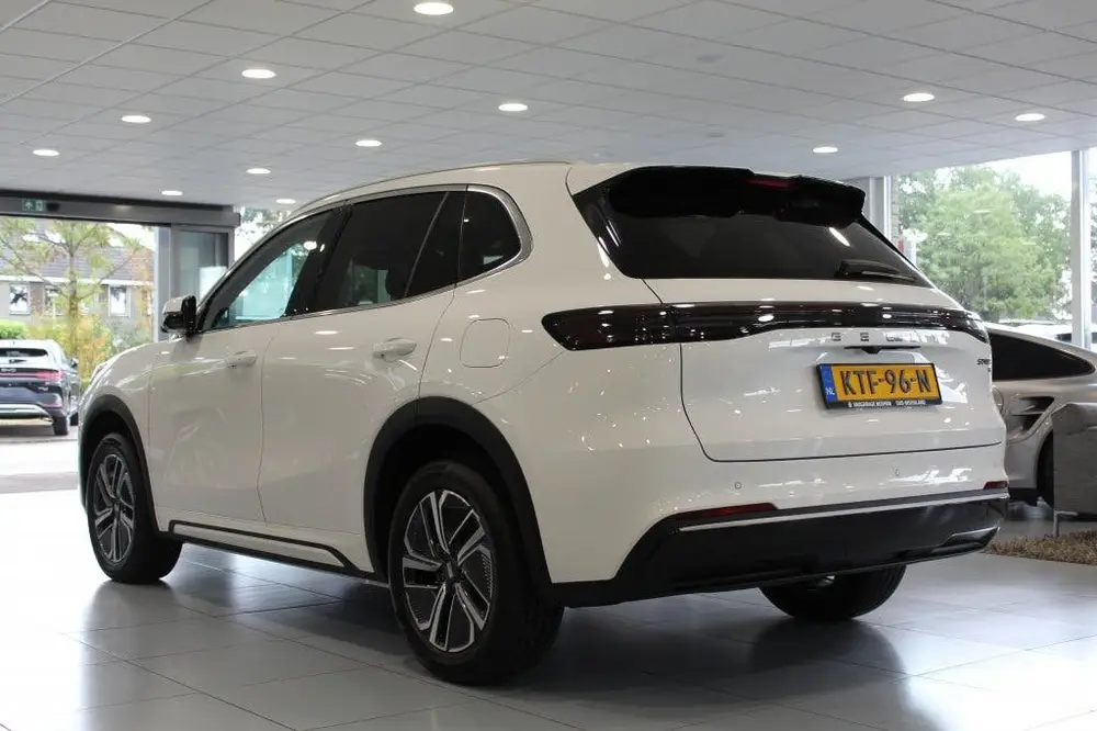 Geely Starray EM-i 1.5 Pro Plug-in uit 2026, foto 3