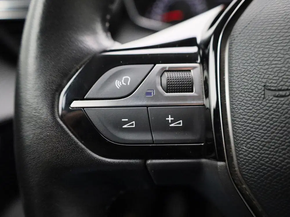 Peugeot 2008 1.2 Puretech 96kW S&S Allure uit 2021, foto 17
