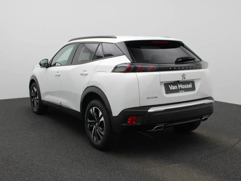 Peugeot 2008 1.2 Puretech 96kW S&S Allure uit 2021, foto 2