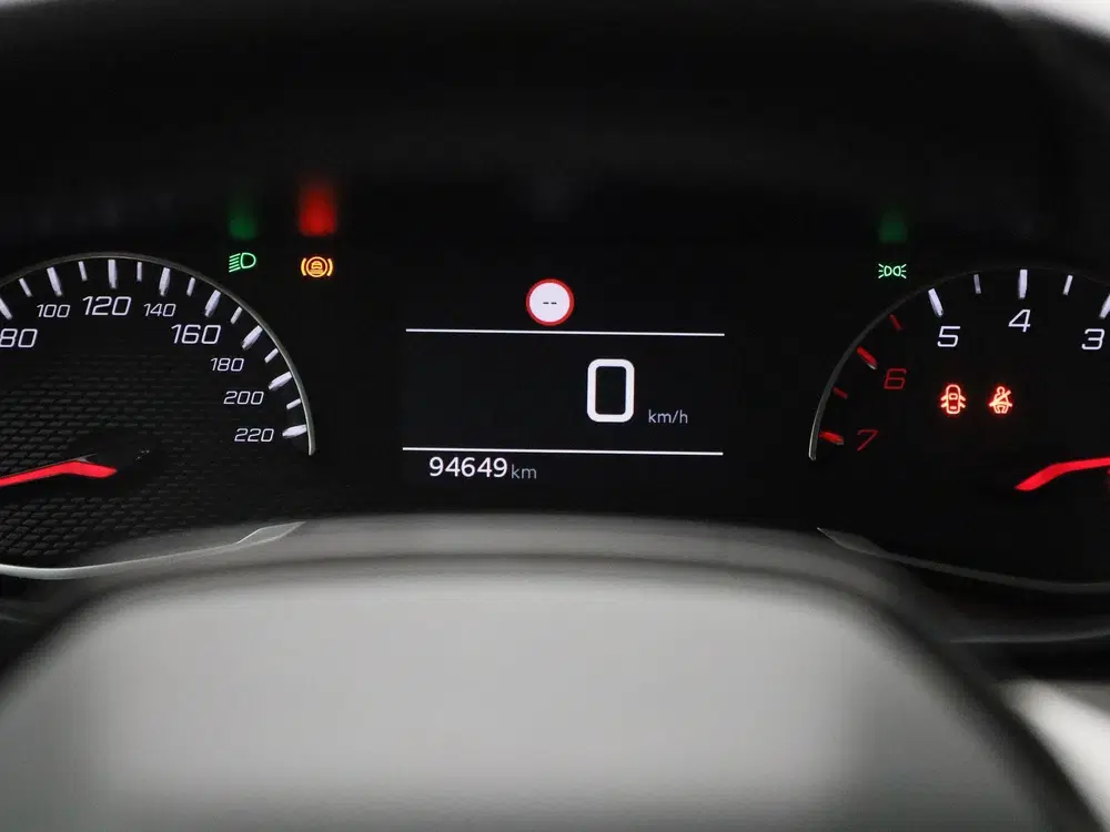 Peugeot 2008 1.2 Puretech 96kW S&S Allure uit 2021, foto 8