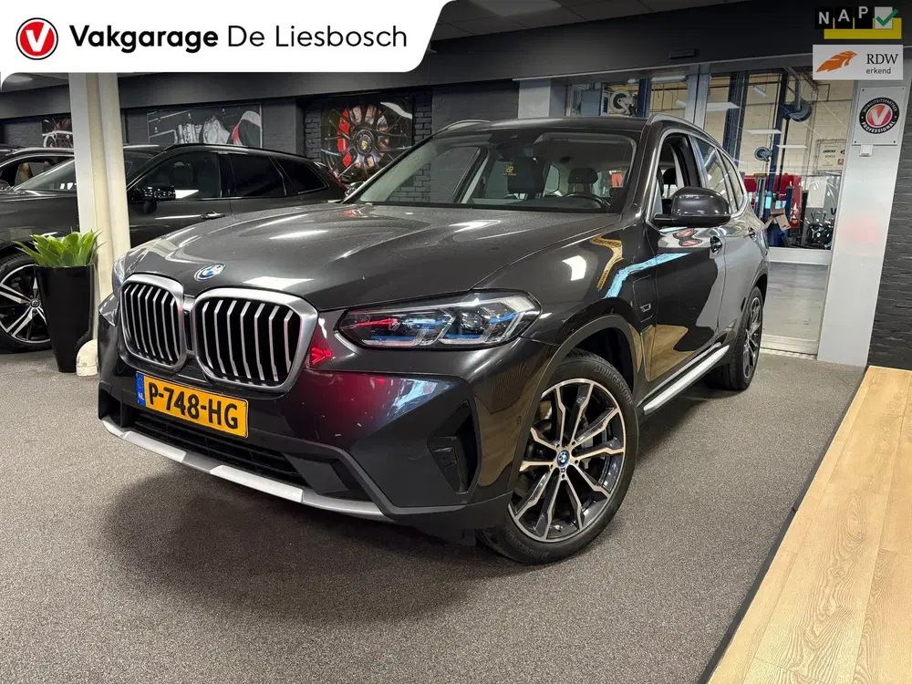 BMW X3 XDrive30e Business Edition Plus uit 2022