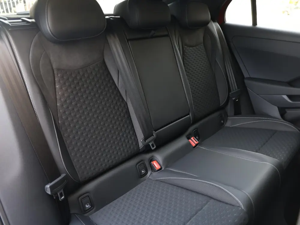 Volkswagen T-Roc R-Line First Edition 1.5 eTSI 150 PK | Navi uit 2026, foto 9