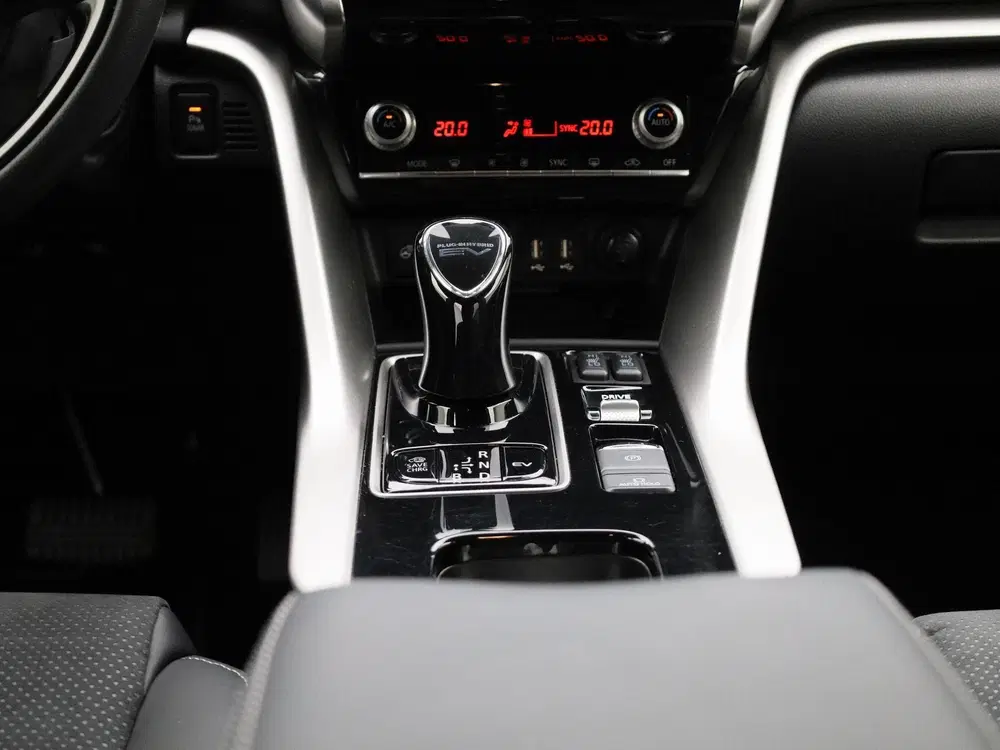 Mitsubishi Eclipse Cross 2.4 PHEV Instyle uit 2024, foto 10