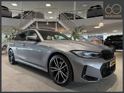 BMW 3-serie 3 Serie Touring 330e M-sport uit 2022