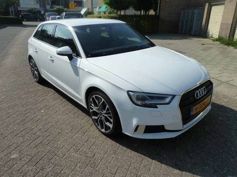 Audi A3 30 TFSI Design Pro Line uit 2019, foto 4