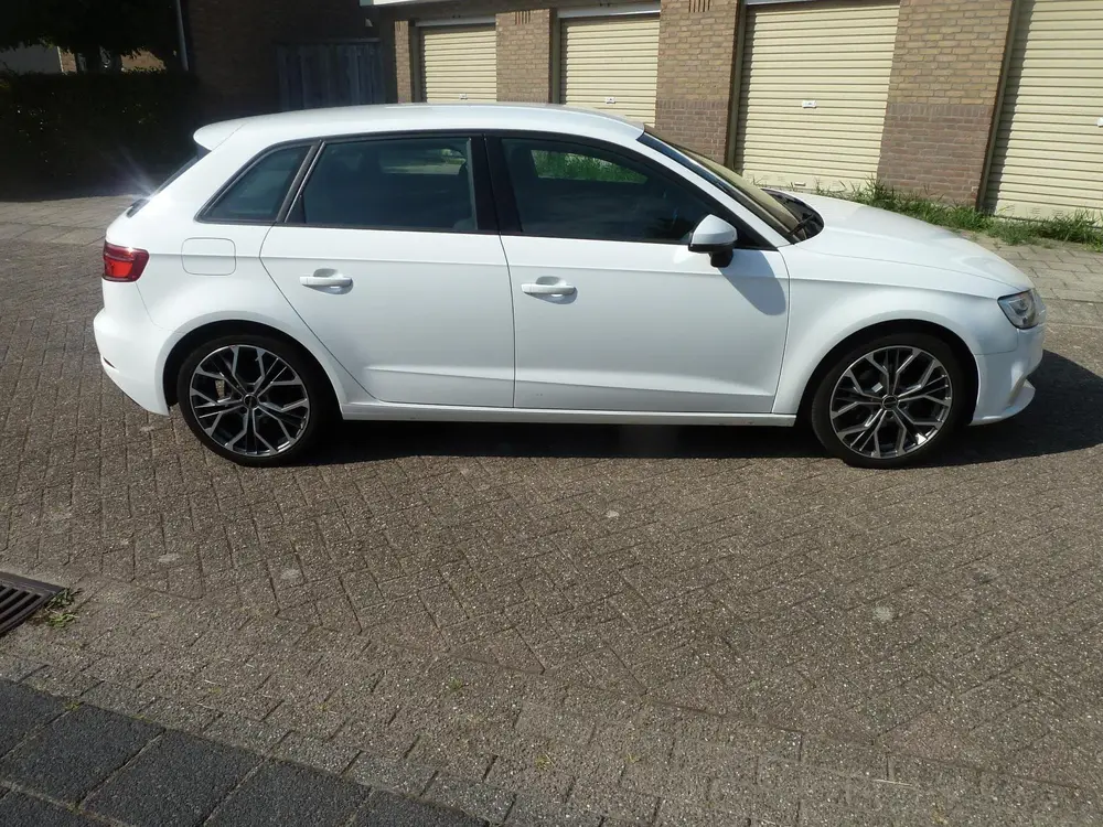 Audi A3 30 TFSI Design Pro Line uit 2019, foto 7