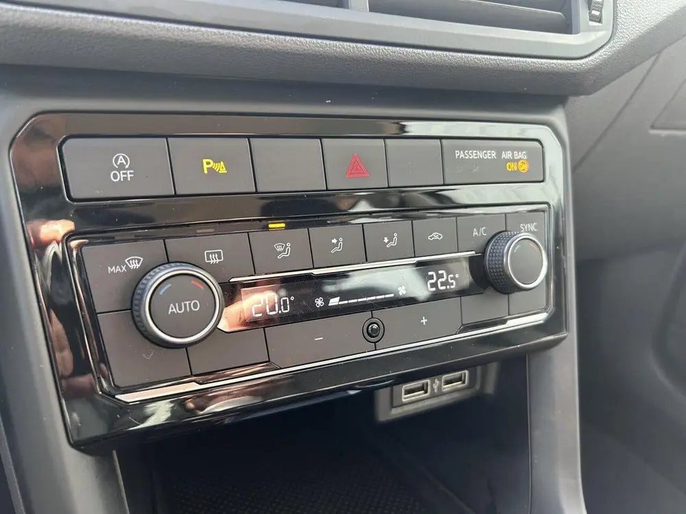Volkswagen T-Cross 1.0 TSI Ecc/Navigatie/Pdc/Acc/Lane-Assist uit 2020, foto 17