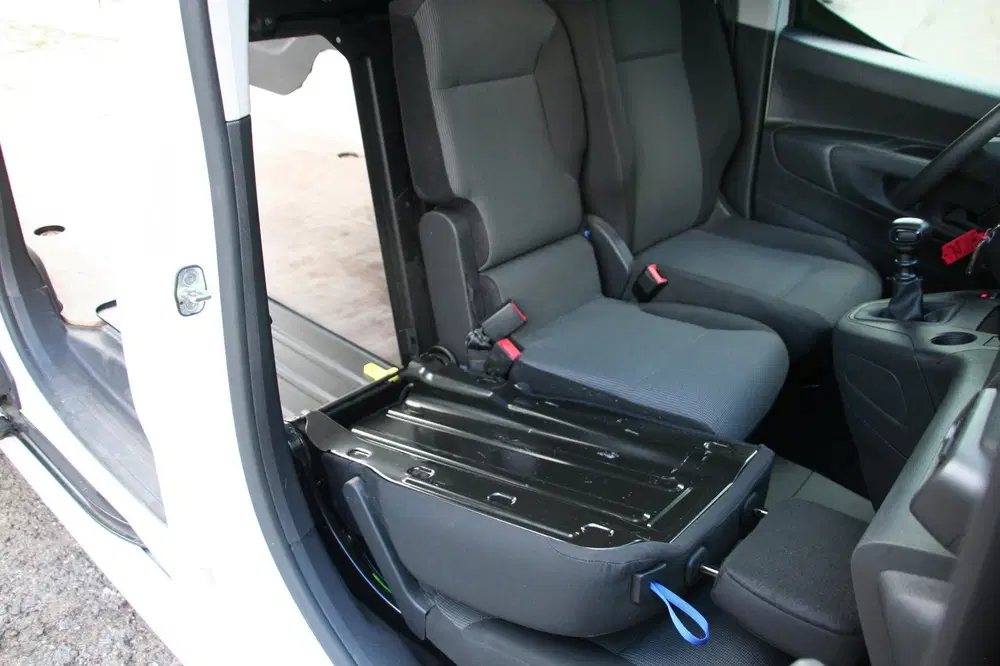 Opel Combo 1.5D L2H1 HEAVY 102 PK uit 2023, foto 11