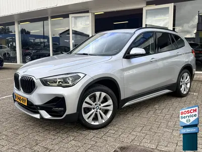 BMW X1 xDrive20i High Executive | Afn. trekhaak | Pano | LED uit 2019