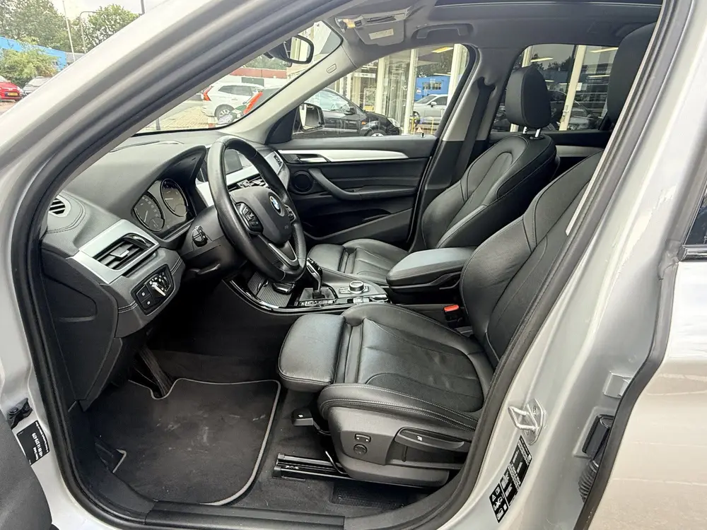BMW X1 xDrive20i High Executive | Afn. trekhaak | Pano | LED uit 2019, foto 4
