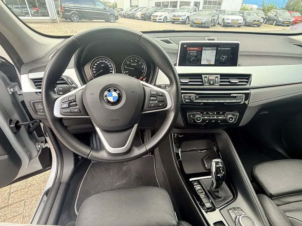 BMW X1 xDrive20i High Executive | Afn. trekhaak | Pano | LED uit 2019, foto 5