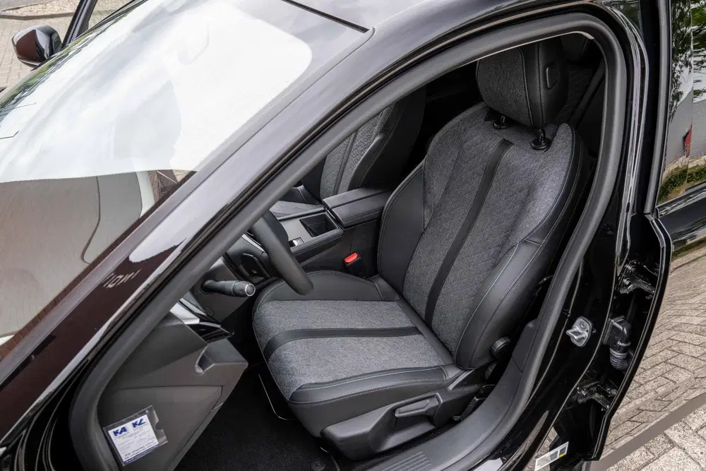 Peugeot 408 1.2 PureTech Allure Pack 130 EAT8 Camera O uit 2023, foto 11