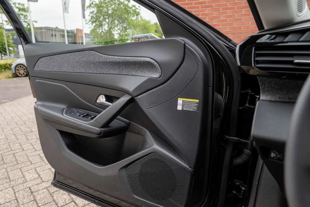 Peugeot 408 1.2 PureTech Allure Pack 130 EAT8 Camera O uit 2023, foto 12