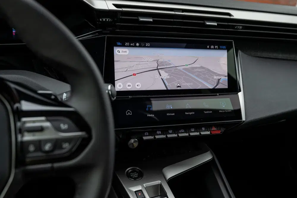 Peugeot 408 1.2 PureTech Allure Pack 130 EAT8 Camera O uit 2023, foto 16