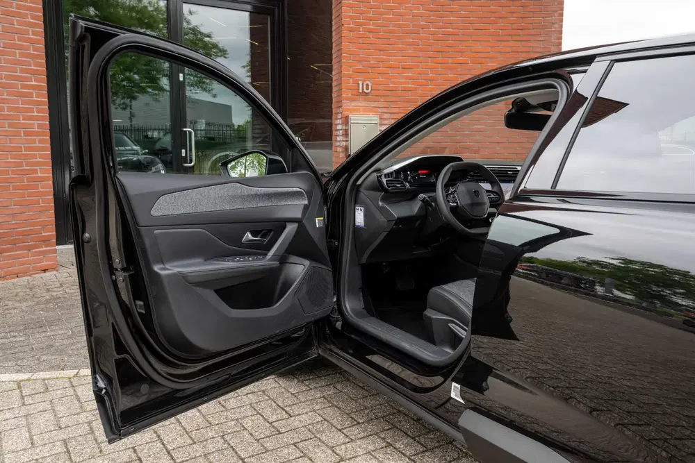 Peugeot 408 1.2 PureTech Allure Pack 130 EAT8 Camera O uit 2023, foto 9