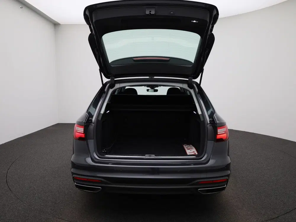 Audi A4 35 TFSI Business Edition uit 2022, foto 11