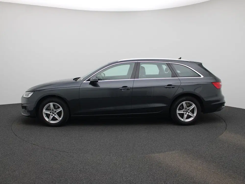 Audi A4 35 TFSI Business Edition uit 2022, foto 4