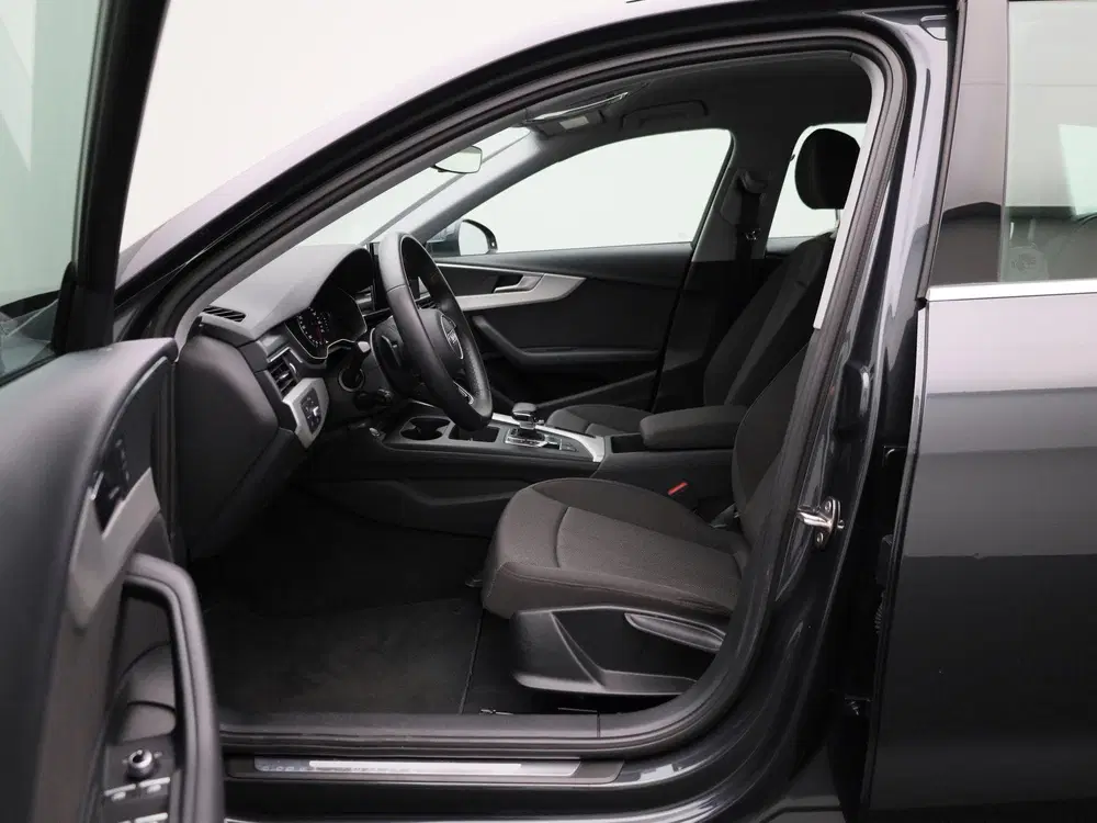 Audi A4 35 TFSI Business Edition uit 2022, foto 9