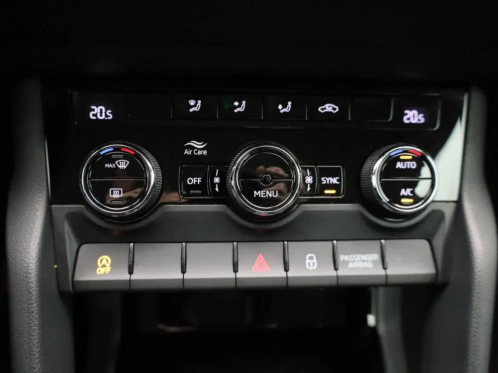Skoda Karoq 1.0 TSI Business Edition uit 2021, foto 18