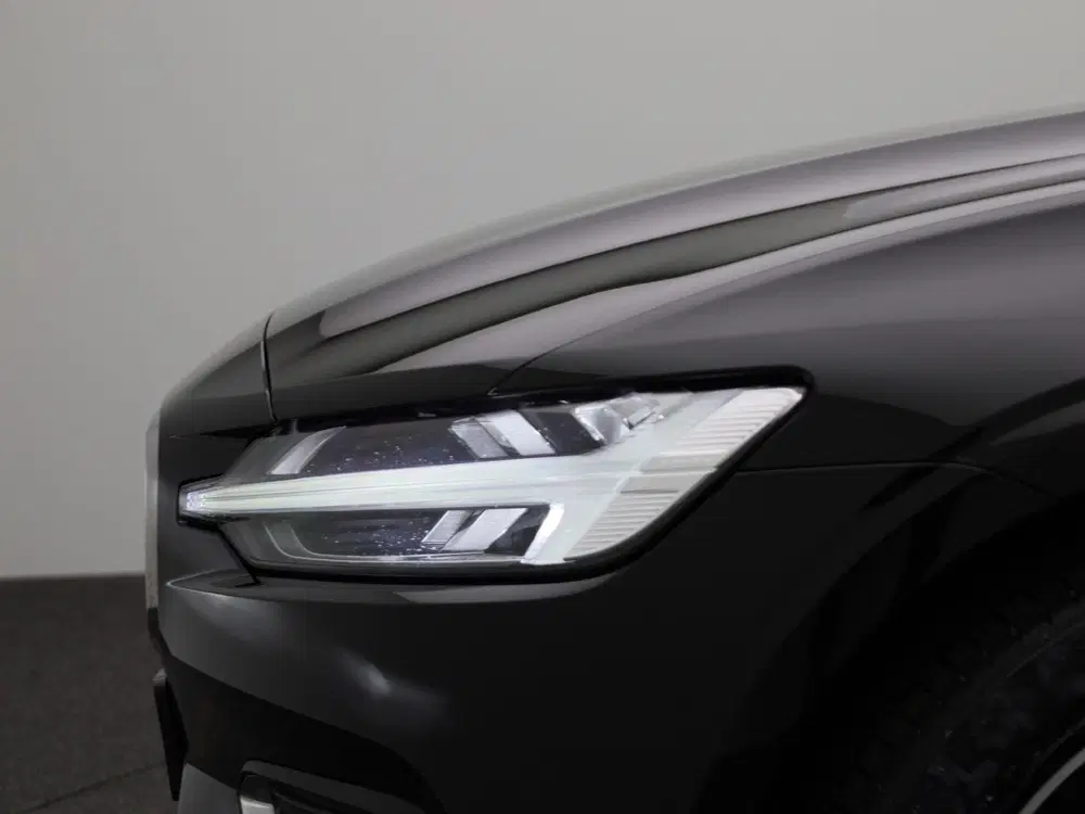 Volvo V60 2.0 T6 Plug-in hybrid AWD Essential Bright uit 2023, foto 15
