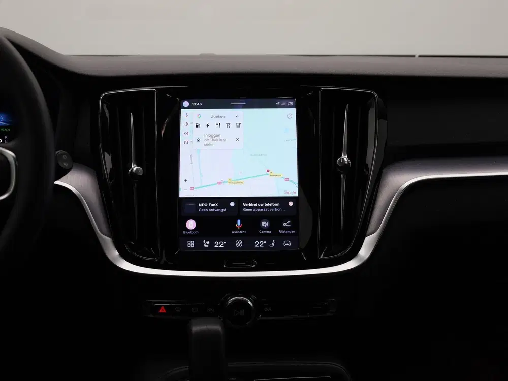 Volvo V60 2.0 T6 Plug-in hybrid AWD Essential Bright uit 2023, foto 9