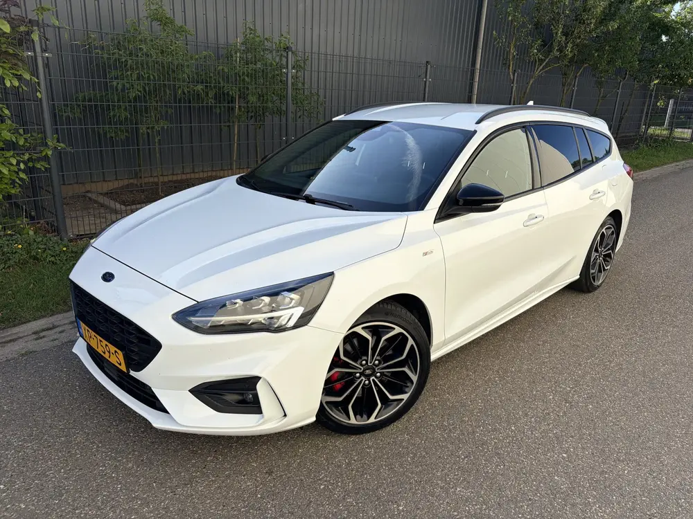 Ford Focus Wagon 1.0 EcoBoost ST Line Business / NAVI / CRUI uit 2019, foto 2