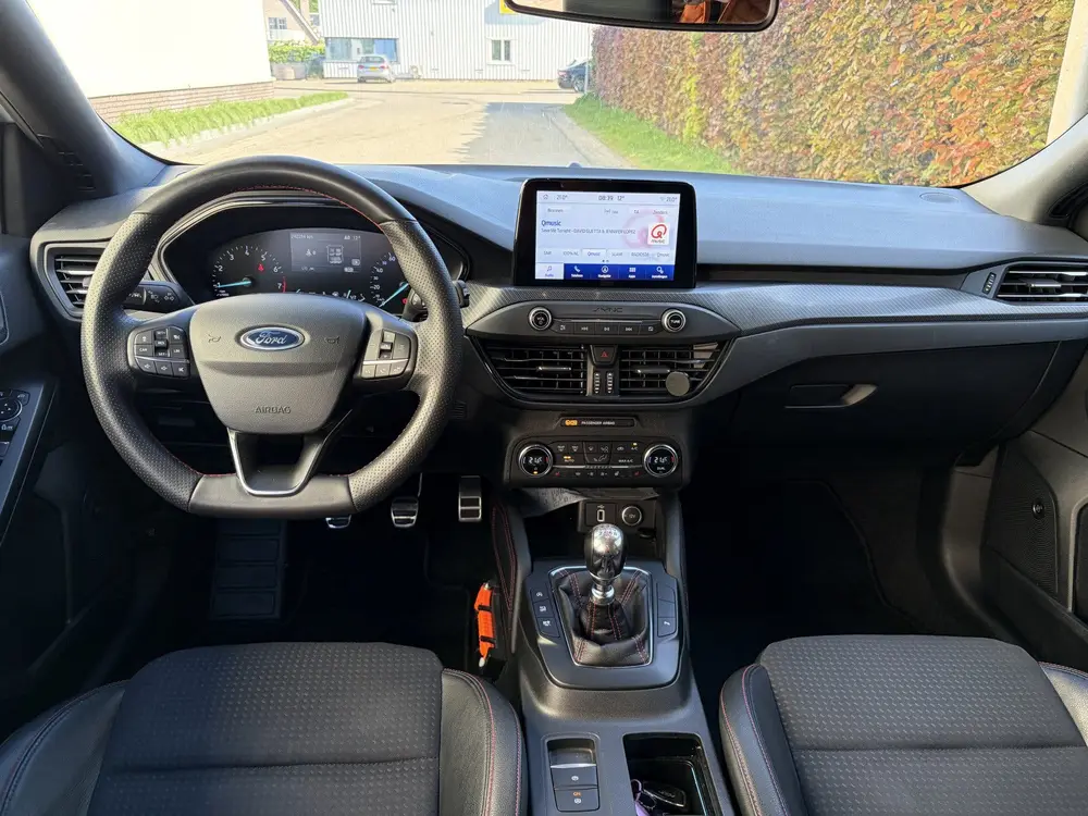 Ford Focus Wagon 1.0 EcoBoost ST Line Business / NAVI / CRUI uit 2019, foto 3