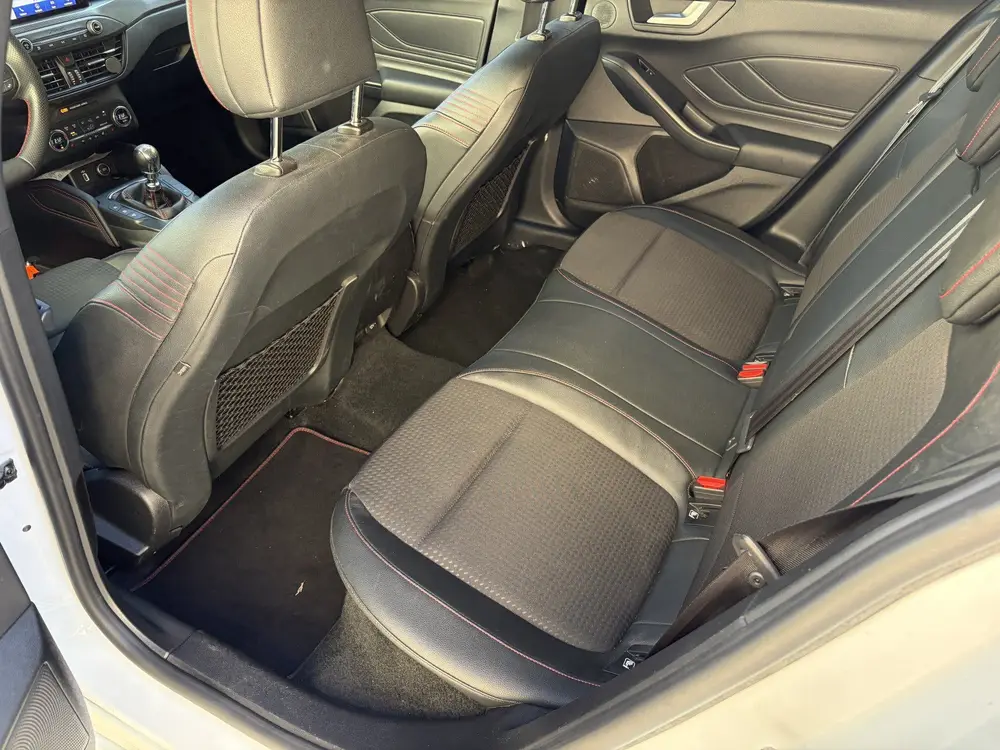 Ford Focus Wagon 1.0 EcoBoost ST Line Business / NAVI / CRUI uit 2019, foto 4