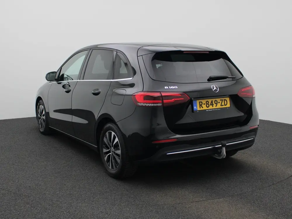 Mercedes-Benz B-Klasse 180 Business Line uit 2023, foto 2
