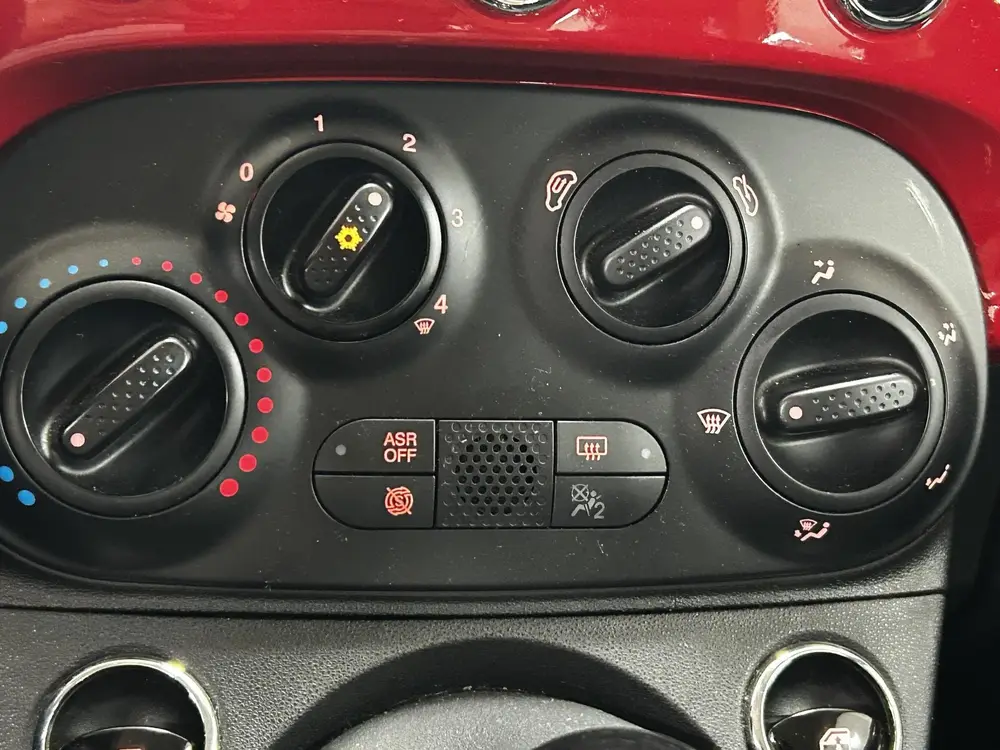 Fiat 500 1.2 Young NAVIGATIE | LICHTMETALEN VELGEN uit 2019, foto 11