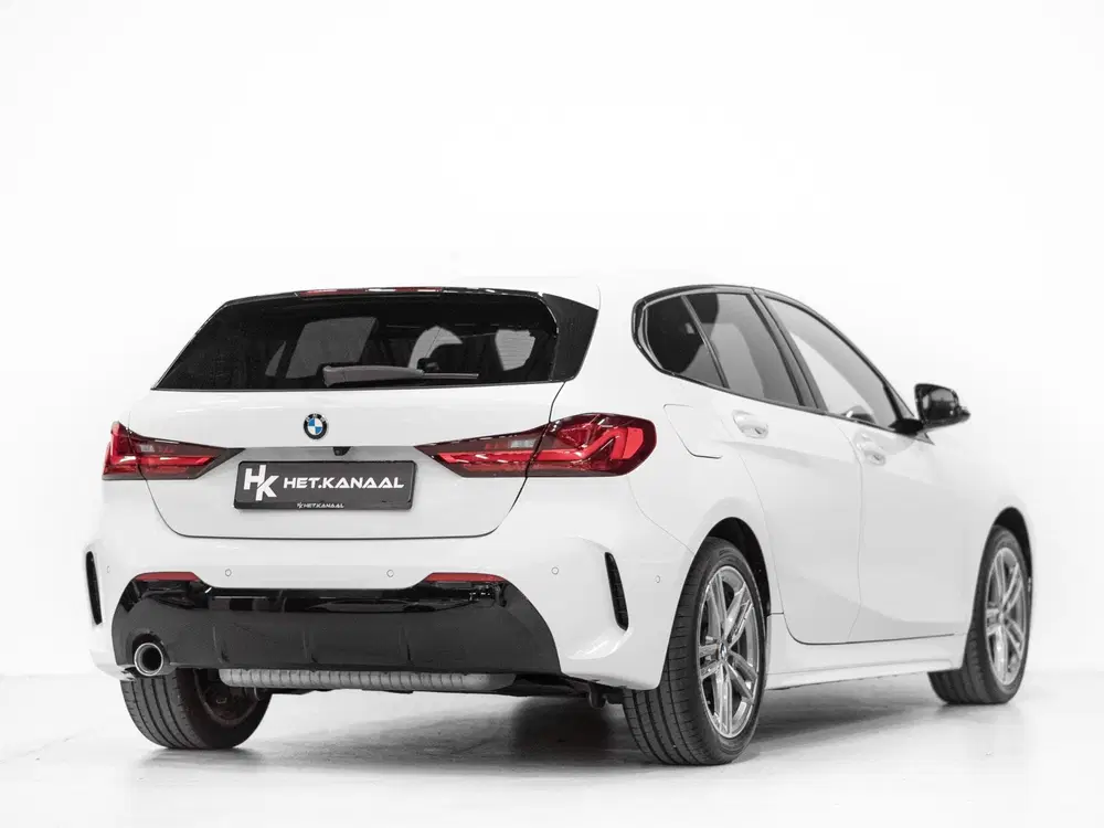 BMW 1-serie 118i High Executive M-Pakket Stoelv Cam Cr uit 2020, foto 2