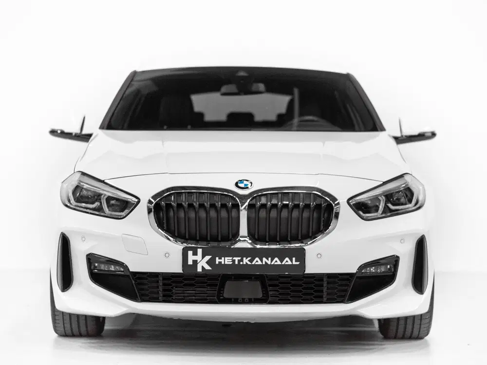 BMW 1-serie 118i High Executive M-Pakket Stoelv Cam Cr uit 2020, foto 5