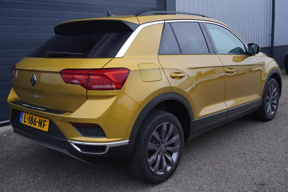 Volkswagen T-Roc 1.0 TSI Style Business | Navigatie | PDC | uit 2021, foto 17