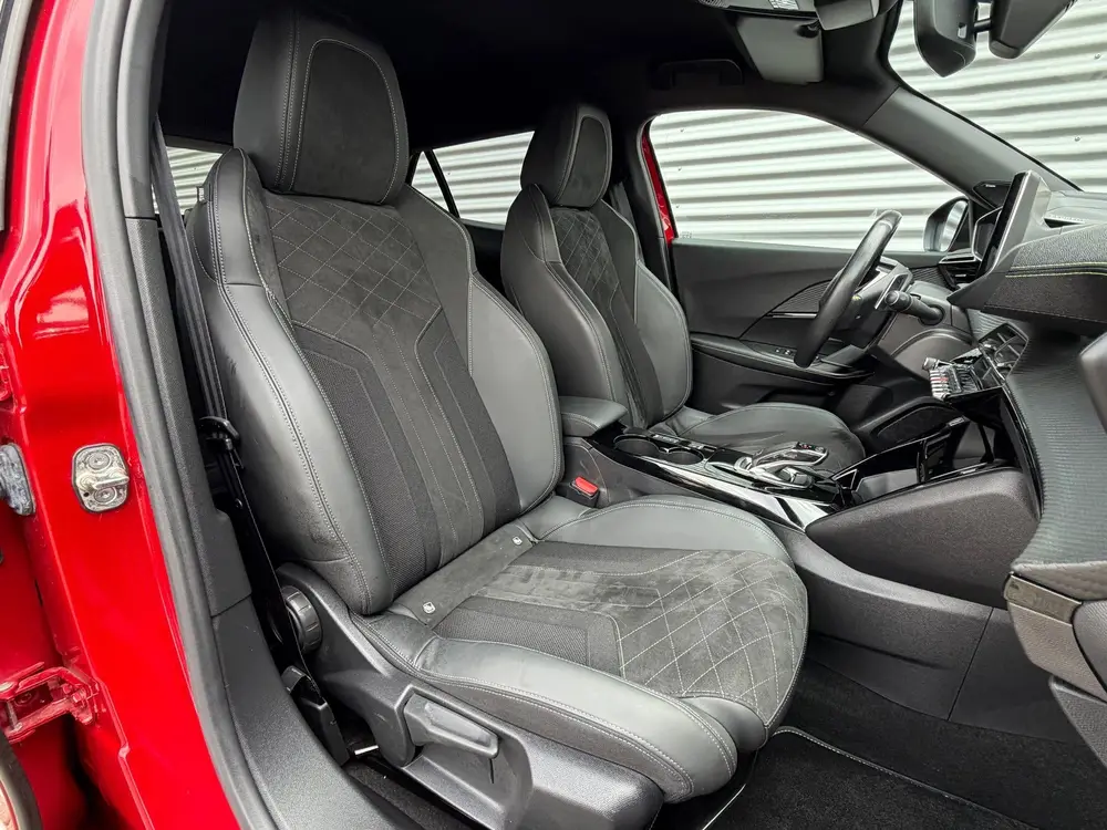 Peugeot 2008 1.2 156pk GT automaat [ Slechts 16388 km ] uit 2020, foto 10