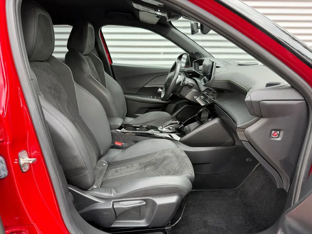 Peugeot 2008 1.2 156pk GT automaat [ Slechts 16388 km ] uit 2020, foto 9