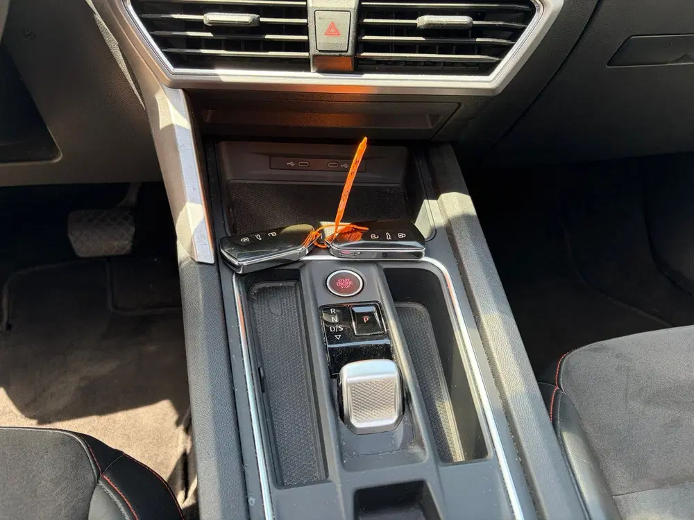 SEAT Leon 1.5 eTSI FR Launch Edition uit 2021, foto 14