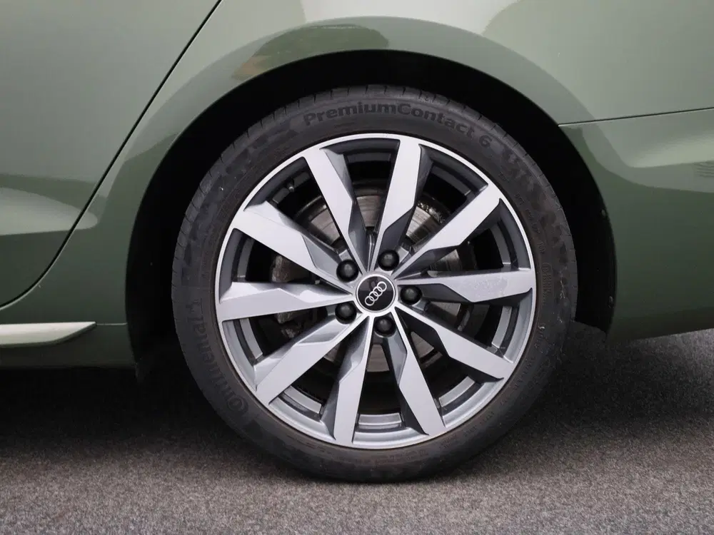 Audi A4 2.0 40 TFSI S edition Competition uit 2024, foto 14