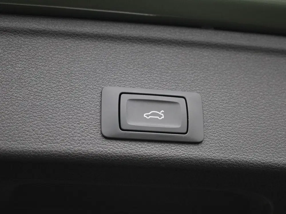 Audi A4 2.0 40 TFSI S edition Competition uit 2024, foto 16