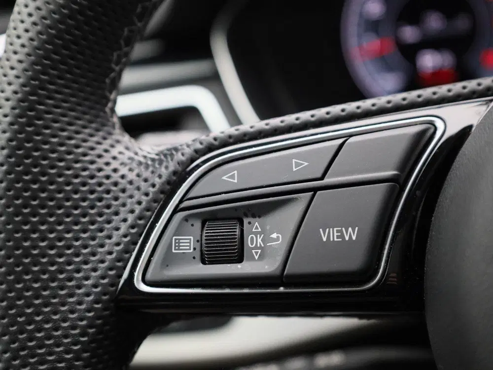Audi A4 2.0 40 TFSI S edition Competition uit 2024, foto 20