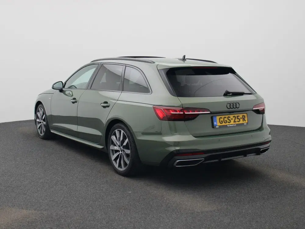 Audi A4 2.0 40 TFSI S edition Competition uit 2024, foto 4