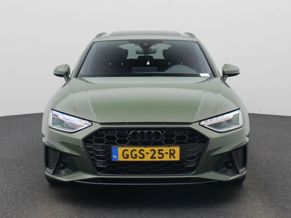 Audi A4 2.0 40 TFSI S edition Competition uit 2024, foto 5