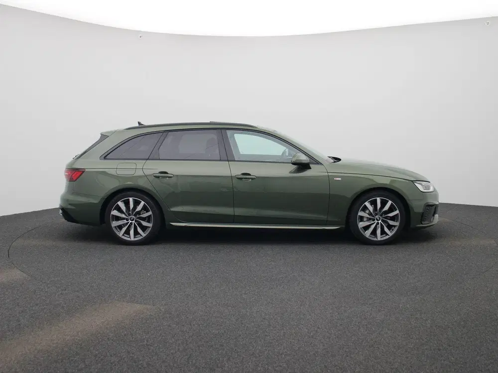 Audi A4 2.0 40 TFSI S edition Competition uit 2024, foto 8