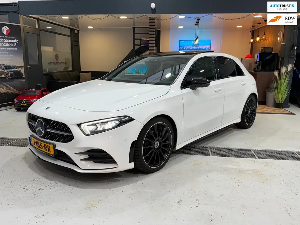 Mercedes-Benz A-Klasse 200 Premium Plus AMG|PANO|Sfeer|CAM|D uit 2019