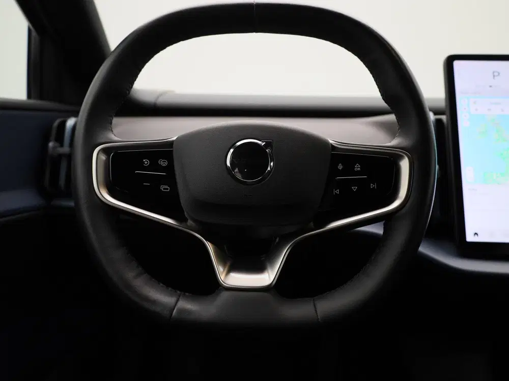 Volvo EX30 Single Motor Extended Range Core uit 2024, foto 3