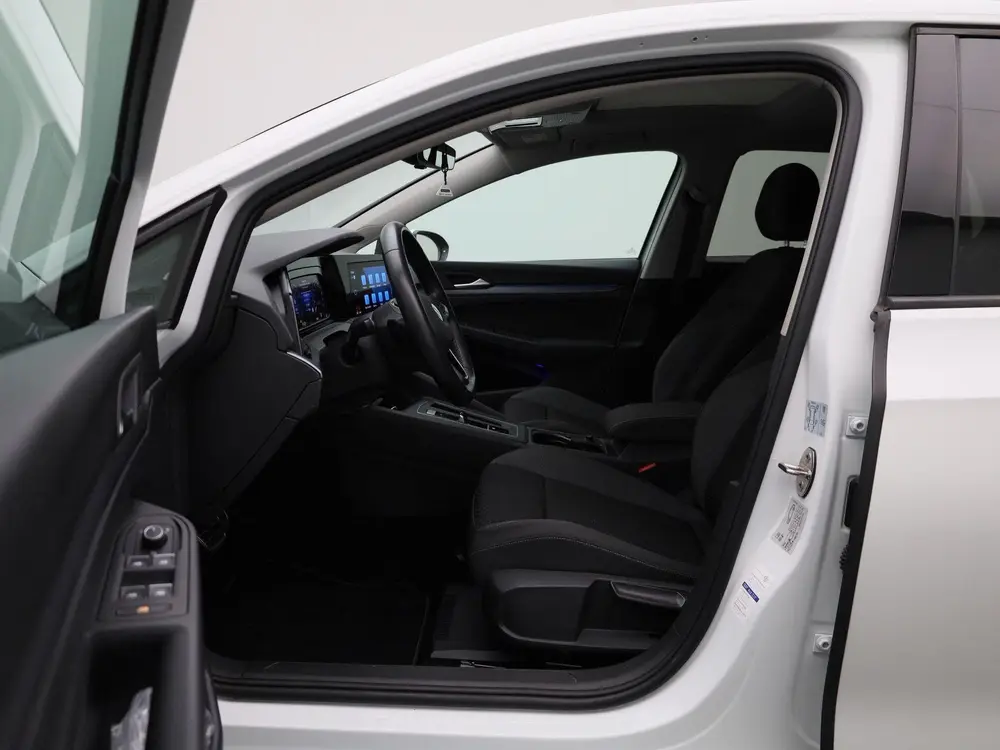 Volkswagen Golf 1.0 eTSI Life | Automaat | Panorama dak | Vi uit 2022, foto 10