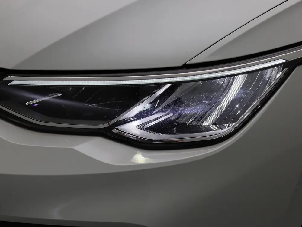 Volkswagen Golf 1.0 eTSI Life | Automaat | Panorama dak | Vi uit 2022, foto 15