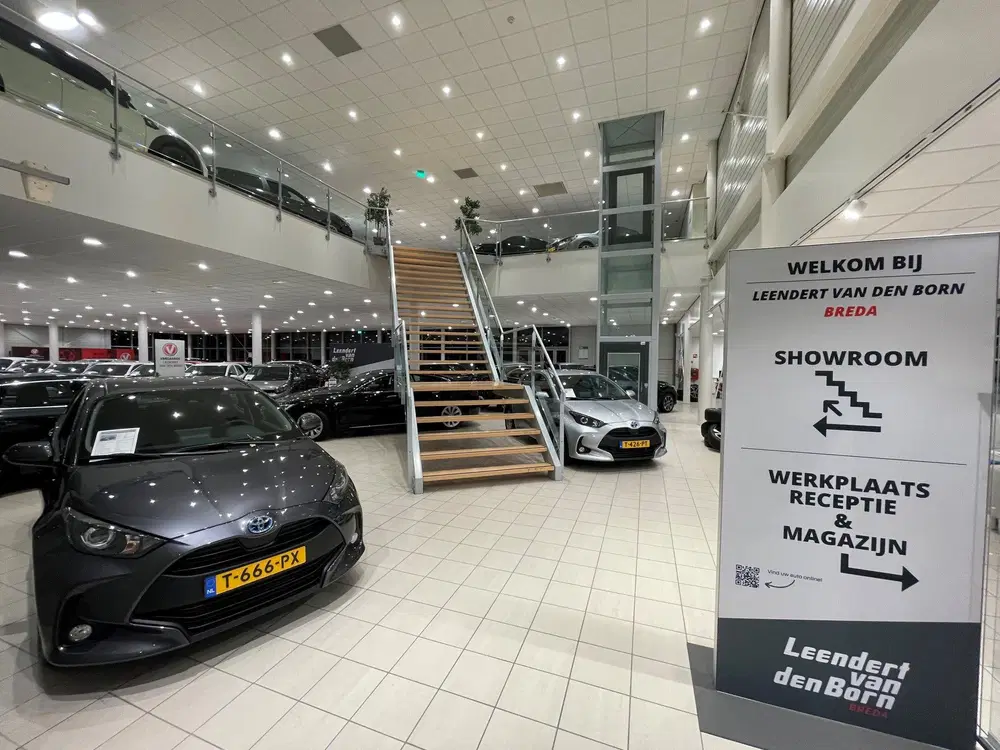 Mini Cooper 1.5 Cooper Camden Edition uit 2024, foto 19