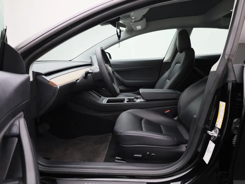 Tesla Model 3 Standard RWD Plus 60 kWh uit 2021, foto 10