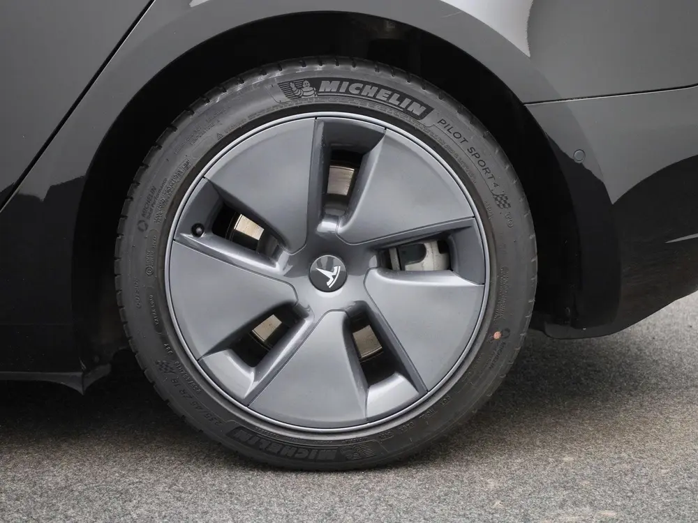Tesla Model 3 Standard RWD Plus 60 kWh uit 2021, foto 12